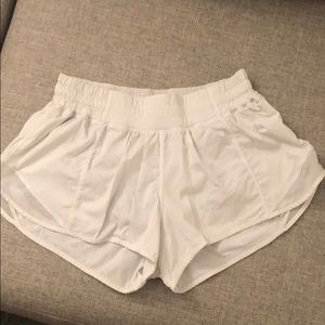 Lululemon Hotty Hot short size 6 white